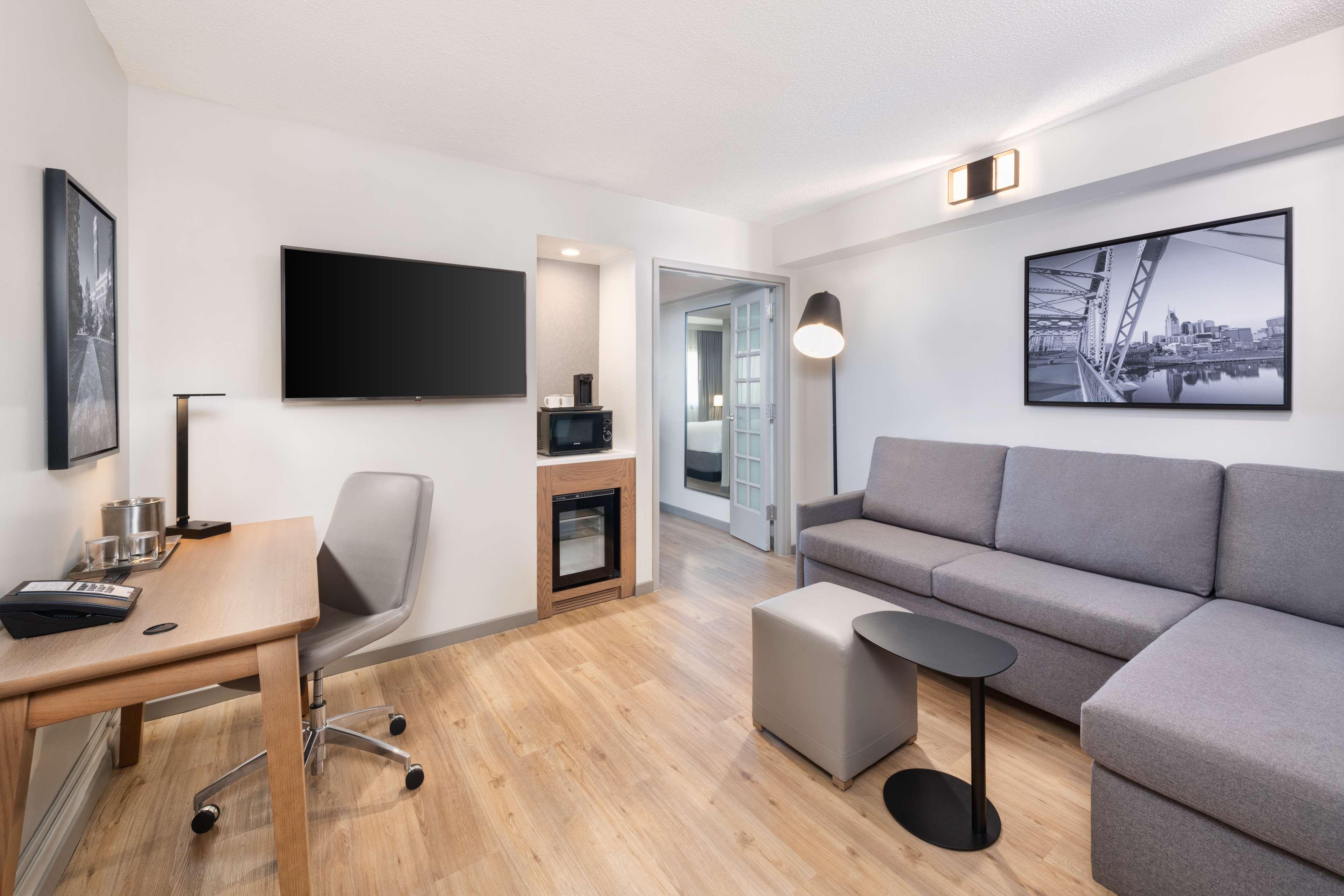 Radisson Hotel Nashville Airport Экстерьер фото